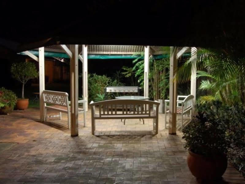 Sunshine Coast Motor Lodge Woombye Экстерьер фото